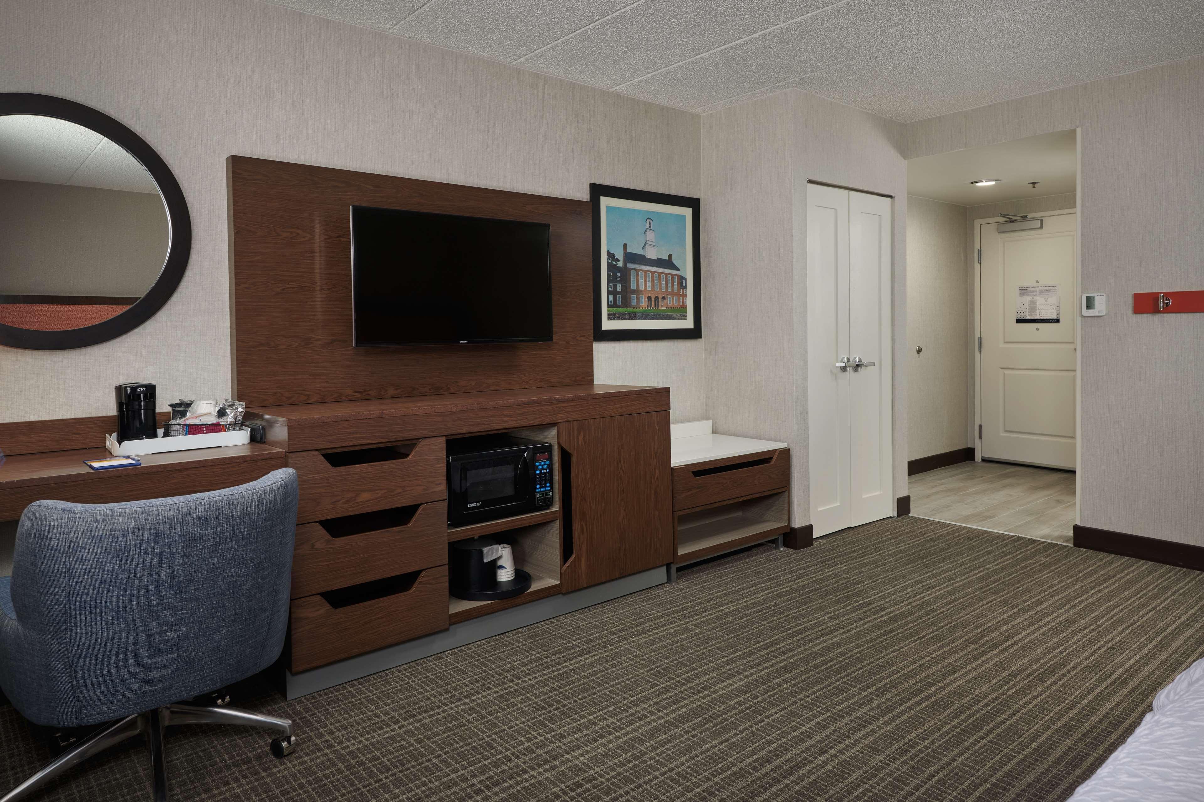 Hampton Inn Fairfax City Exteriör bild